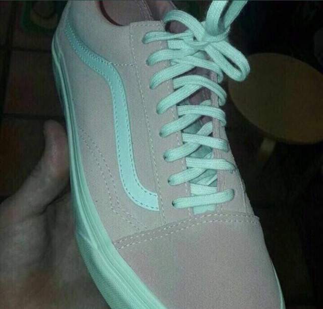 what is the color of the shoes challenge